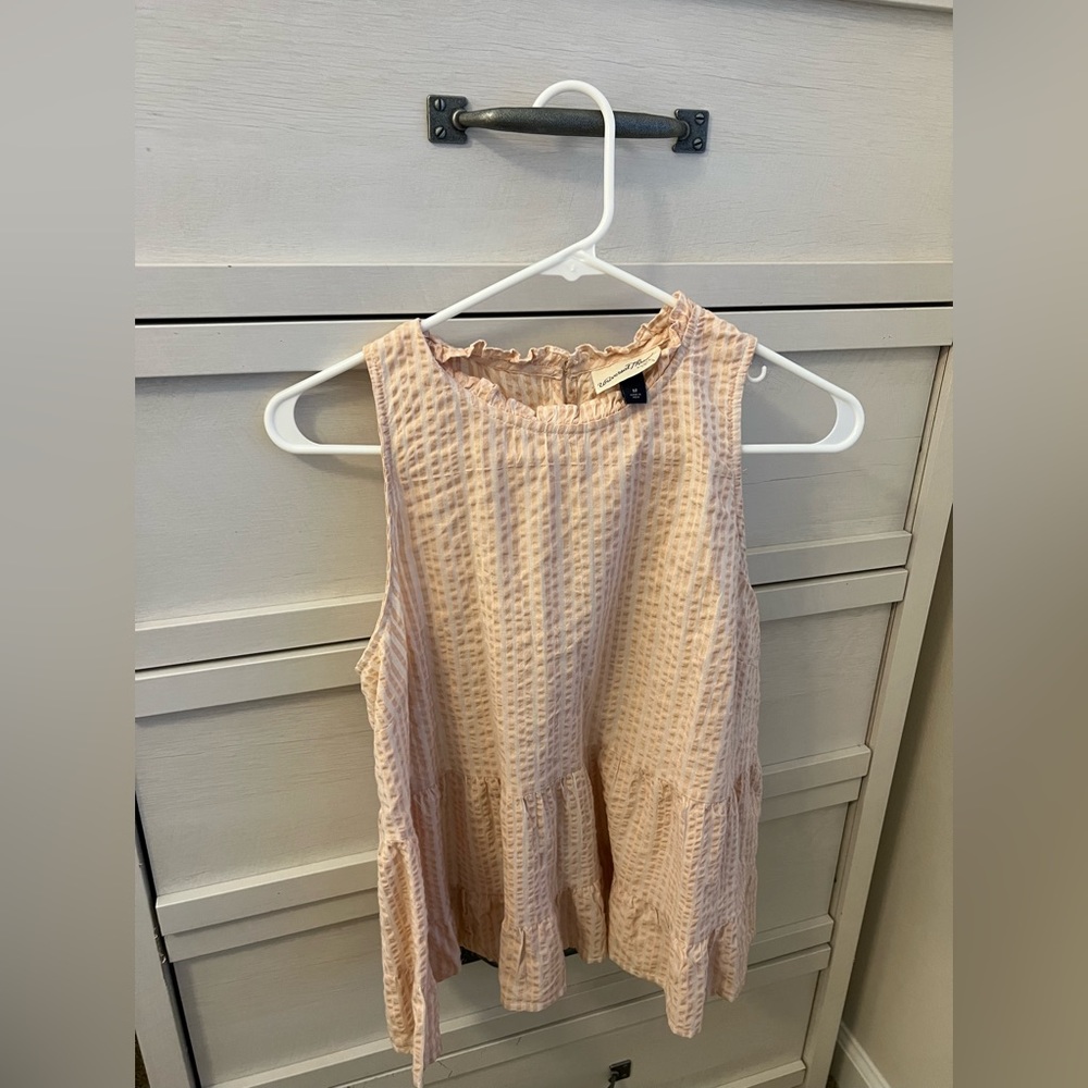 Universal Thread blush top